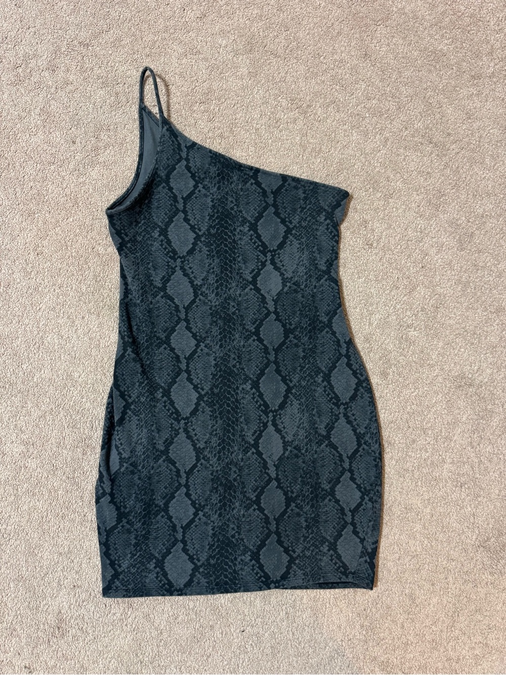 Express One-Shoulder Snake-Print Bodycon Dress in Charcoal/Black